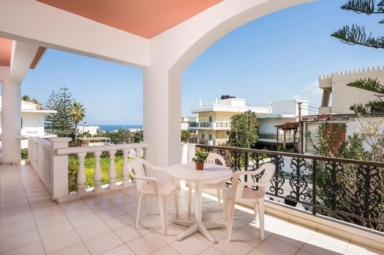 Captain Michalis Apartments Galatás 외부 사진