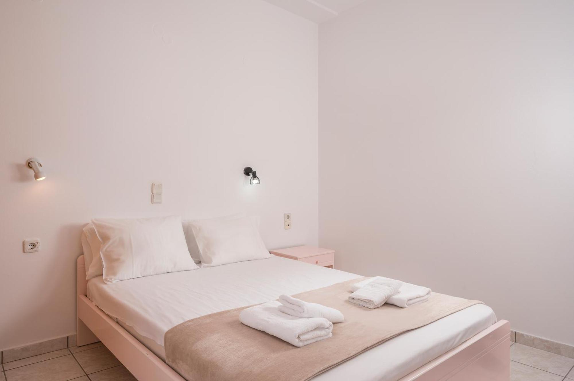 Captain Michalis Apartments Galatás 외부 사진
