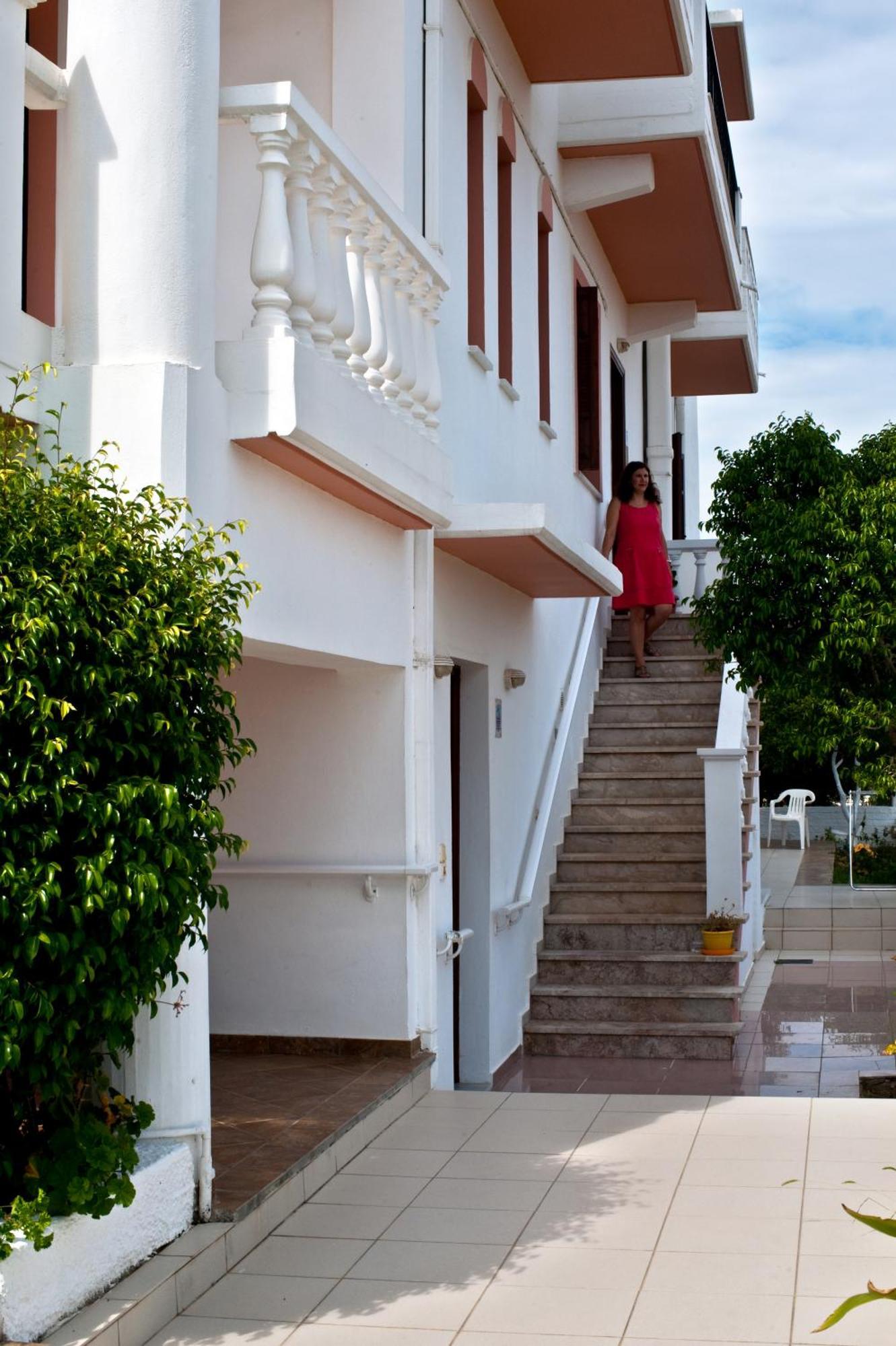 Captain Michalis Apartments Galatás 외부 사진